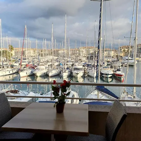 Cap Hermes Vue Port 30m2 Climatise Piscine Διαμέρισμα Fréjus