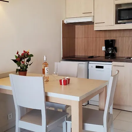 Cap Hermes Vue Port 30m2 Climatise Piscine * Fréjus