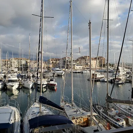Appartement Cap Hermes Vue Port 30m2 Climatise Piscine Fréjus