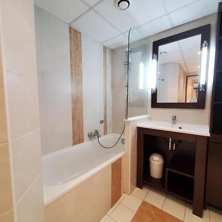 Cap Hermes Vue Port 30m2 Climatise Piscine * Fréjus